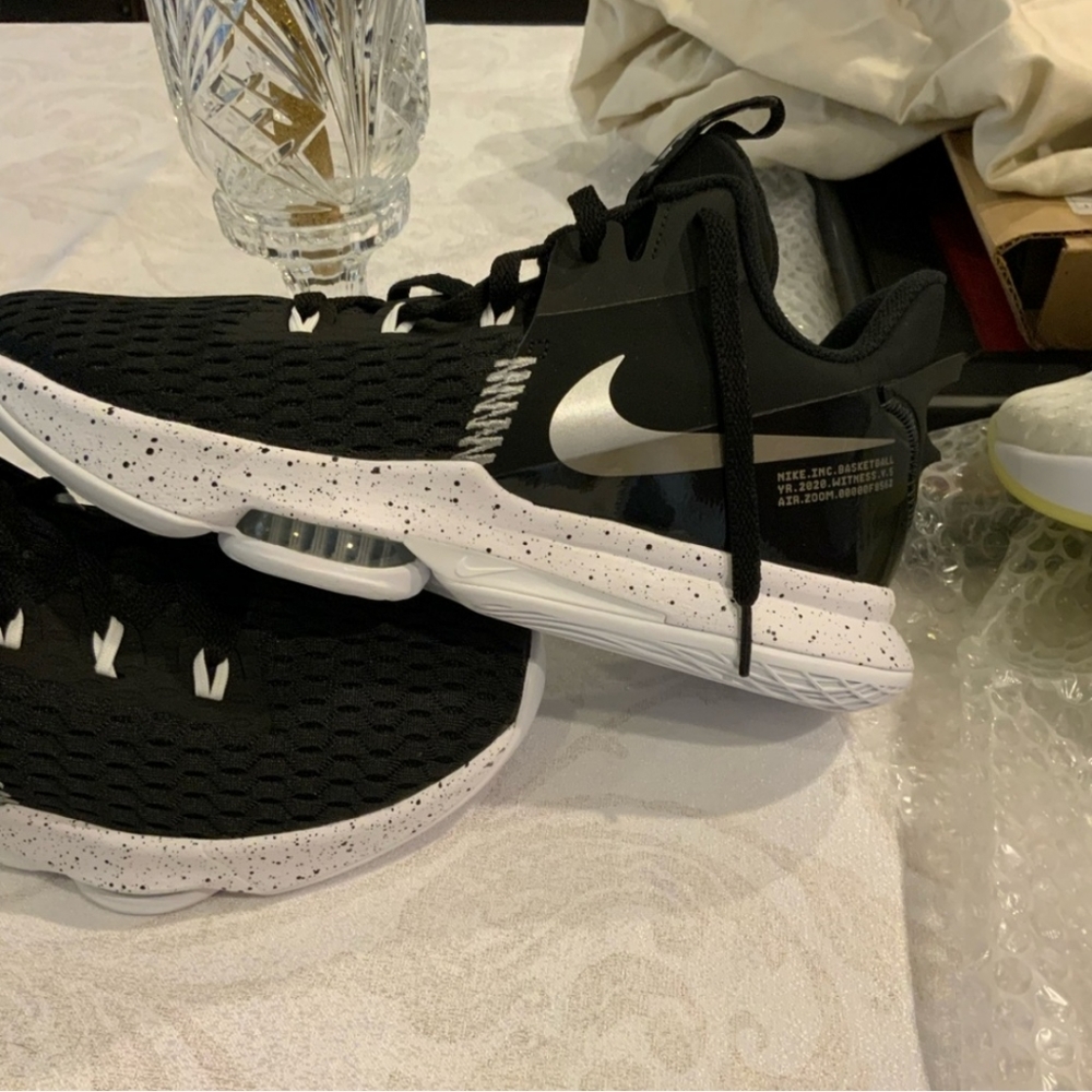 Nike LeBron James